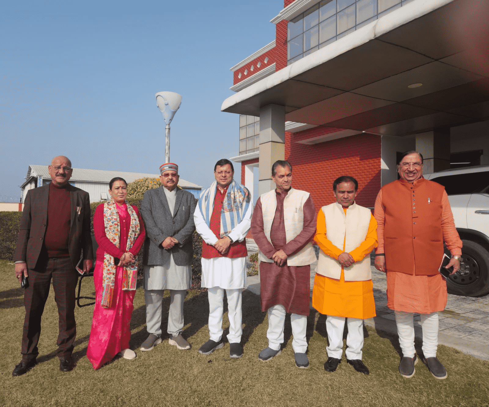मुख्यमंत्री पुष्कर सिंह धामी कैबिनेट में अपने सहयोगियों सतपाल महाराज, प्रेमचंद अग्रवाल, सुबोध उनियाल, डॉ धन सिंह रावत, रेखा आर्य एवं राज्यसभा सांसद नरेश बंसल 2024