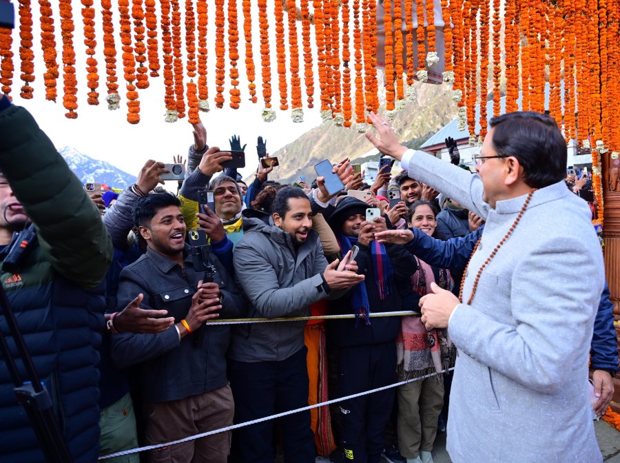 CM Dhami meets tourist amidst Char Dham Yatra begins